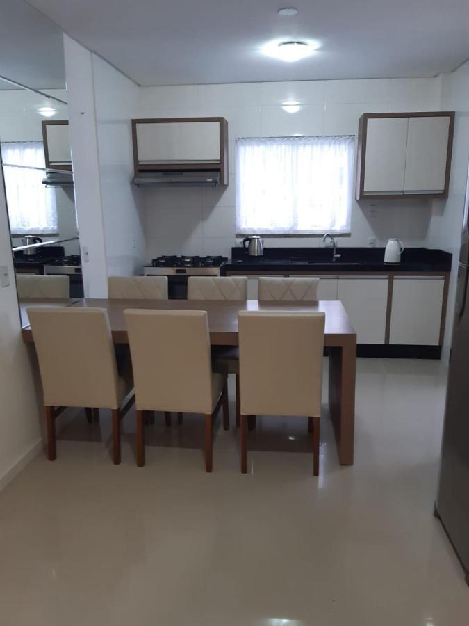 Apartamento 2 Dormitorio Praia De Bombas 邦比尼亚斯 外观 照片