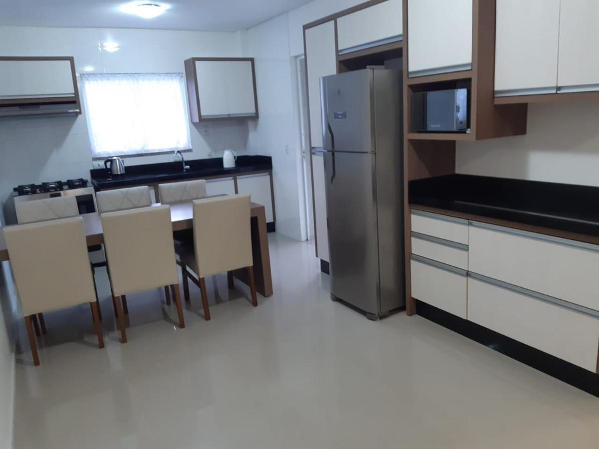 Apartamento 2 Dormitorio Praia De Bombas 邦比尼亚斯 外观 照片
